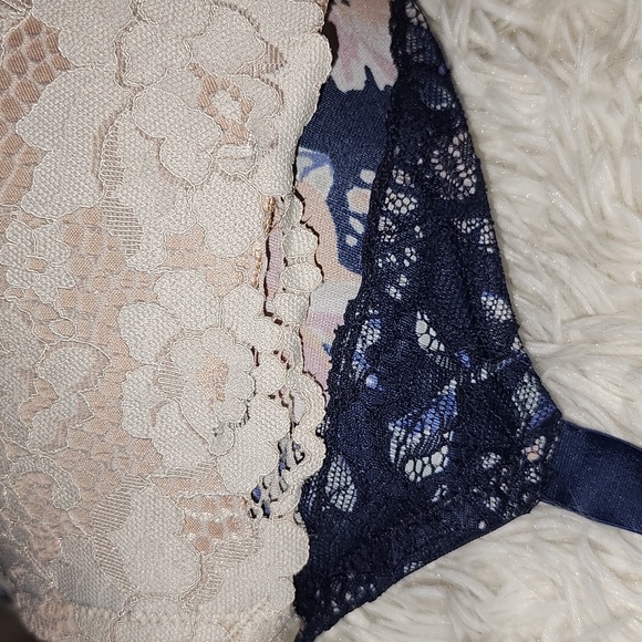 TORRID 42DDD & SECRET TREASURES 44D BRAS - Picture 11 of 12